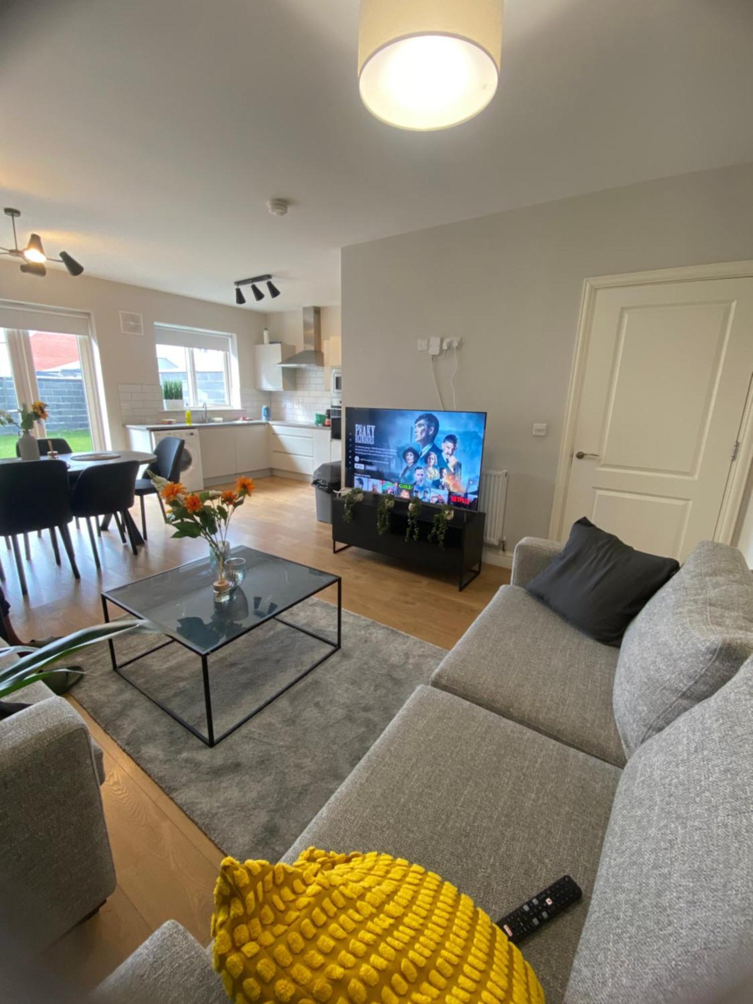 Extra Large Room In New House At Citywest Дъблин Екстериор снимка